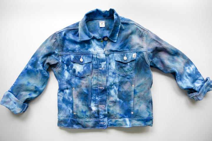 What are some tie-dye kits I can try at home?